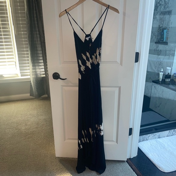 YOUNG FABULOUS & BROKE Lorelei Black Grey Tie Dye Wrap Deep V Maxi Dress Small - Picture 2 of 6